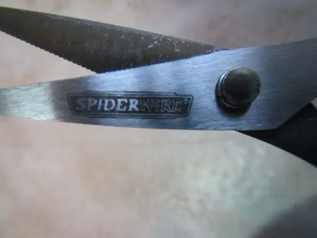braid scissor Spiderwire (2)