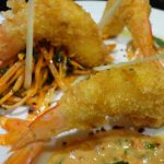 Crevettes sauvages croustillantes, sauce thaï, carottes à la coriandre fraiche
